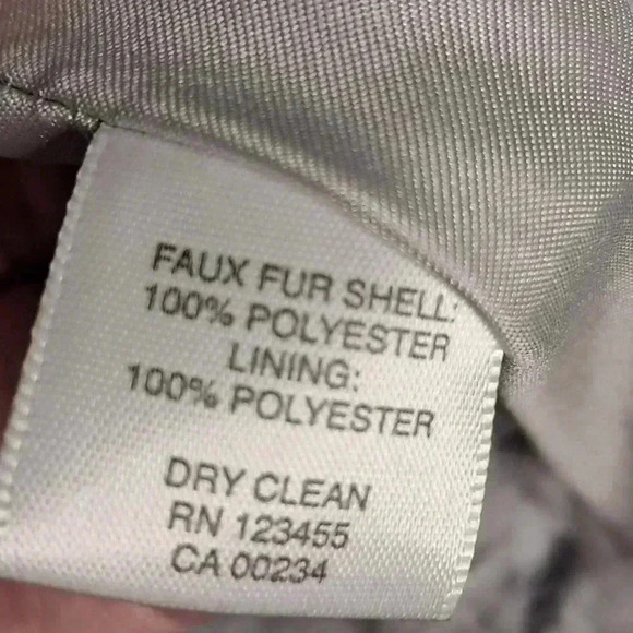 Super cuter woman’s vest very fluffy - Picture 4 of 5